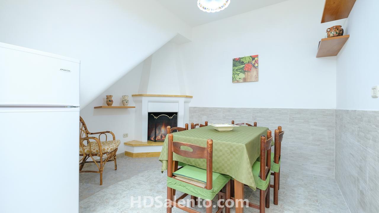 Ferienwohnung Da Mescia Cesarina Tricase Exterior foto